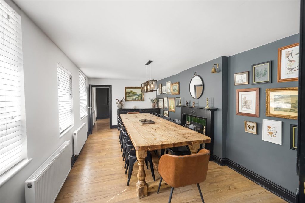 dining room.jpg