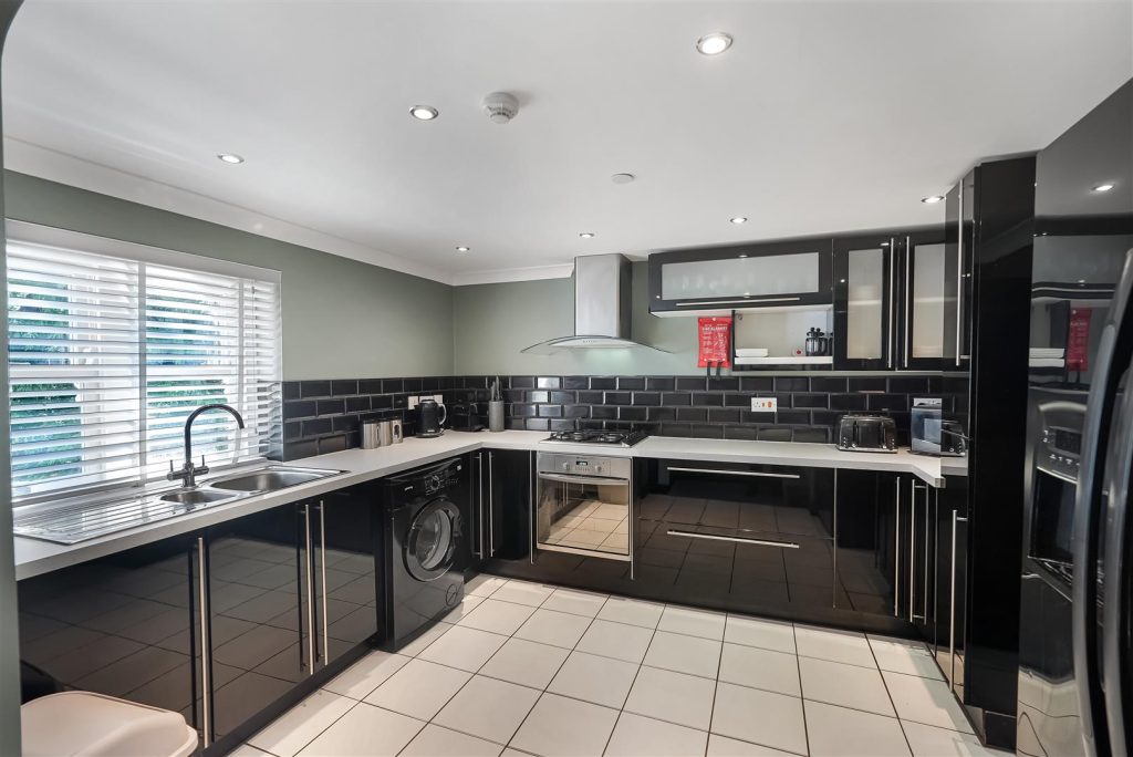annexe kitchen.jpg