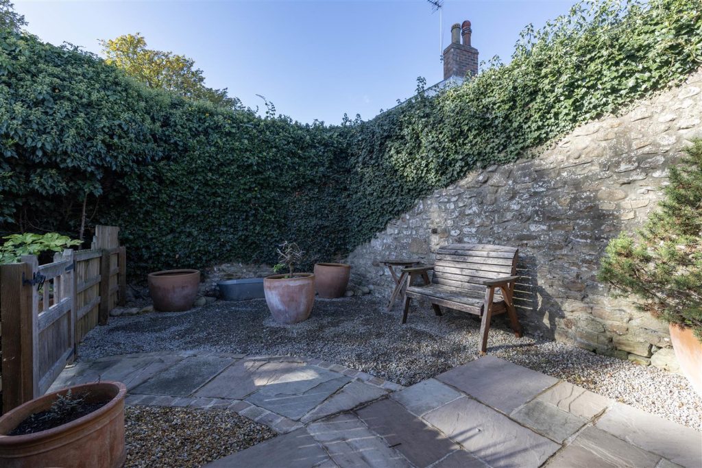 ANNEXE COURTYARD