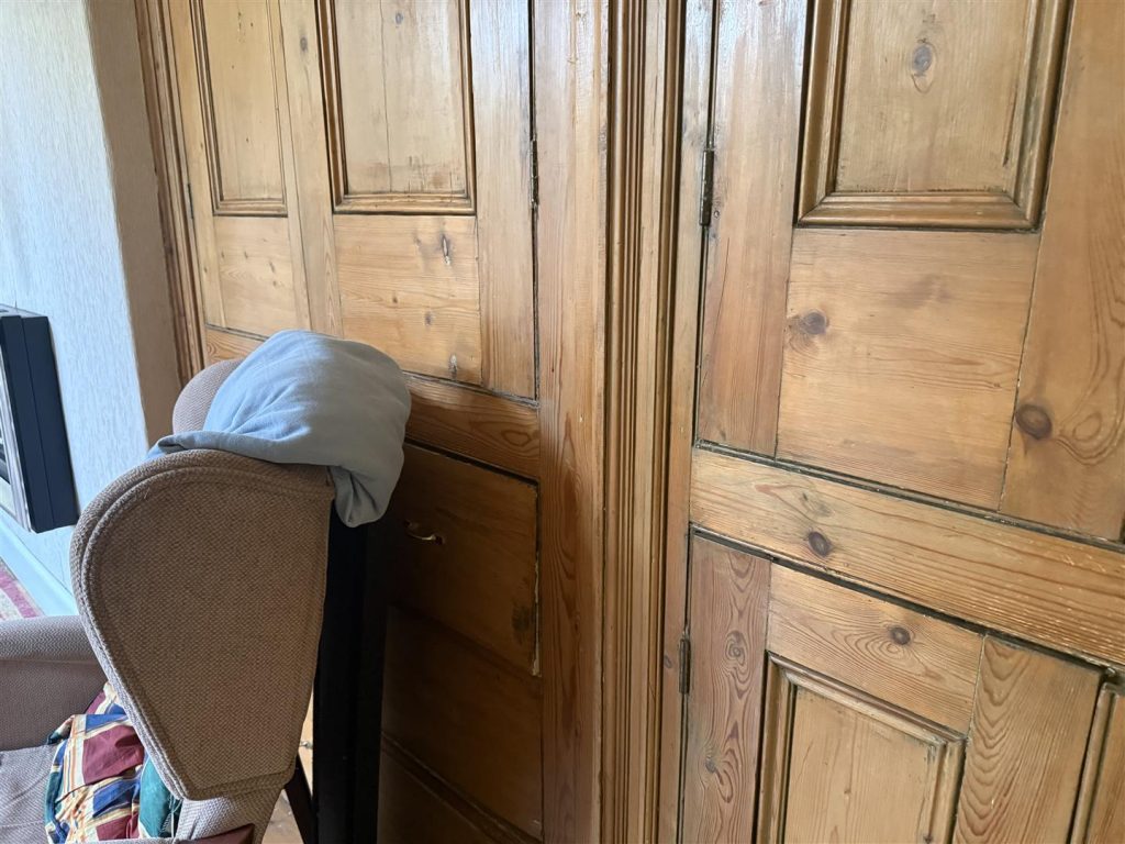 BREAKFAST ROOM