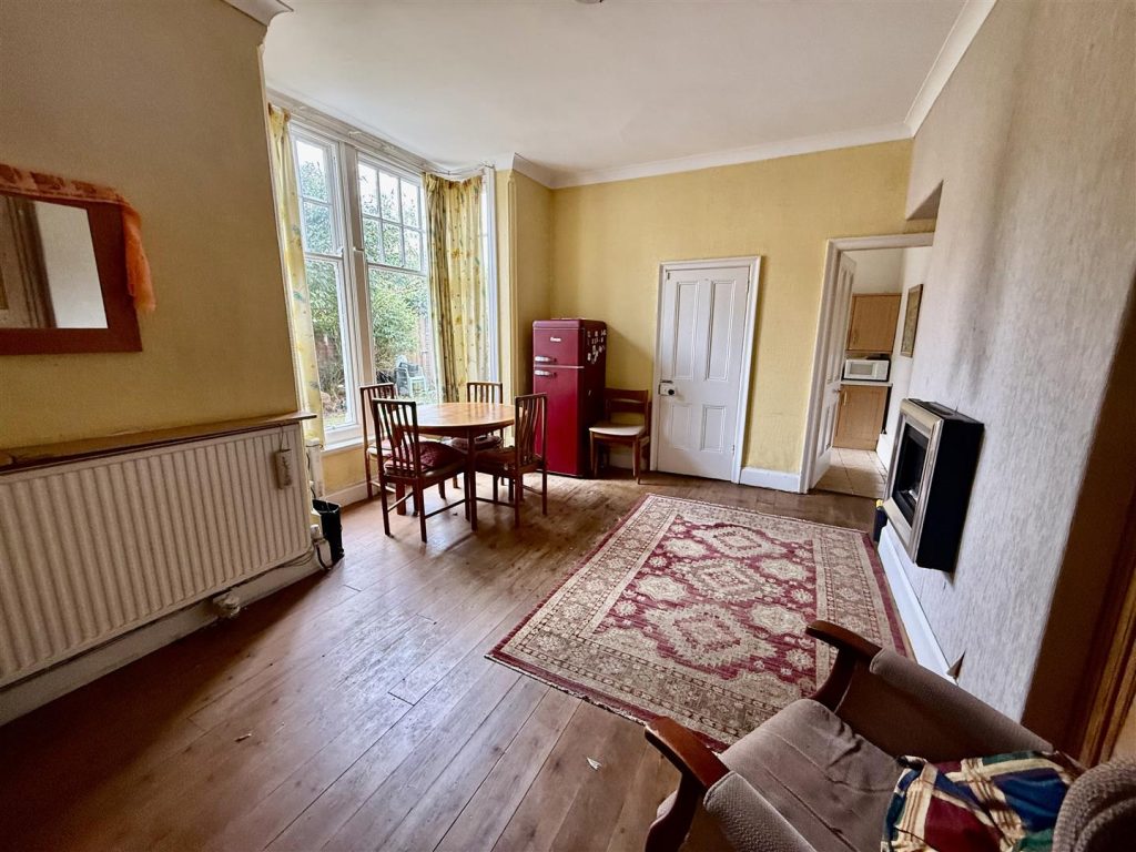 BREAKFAST ROOM