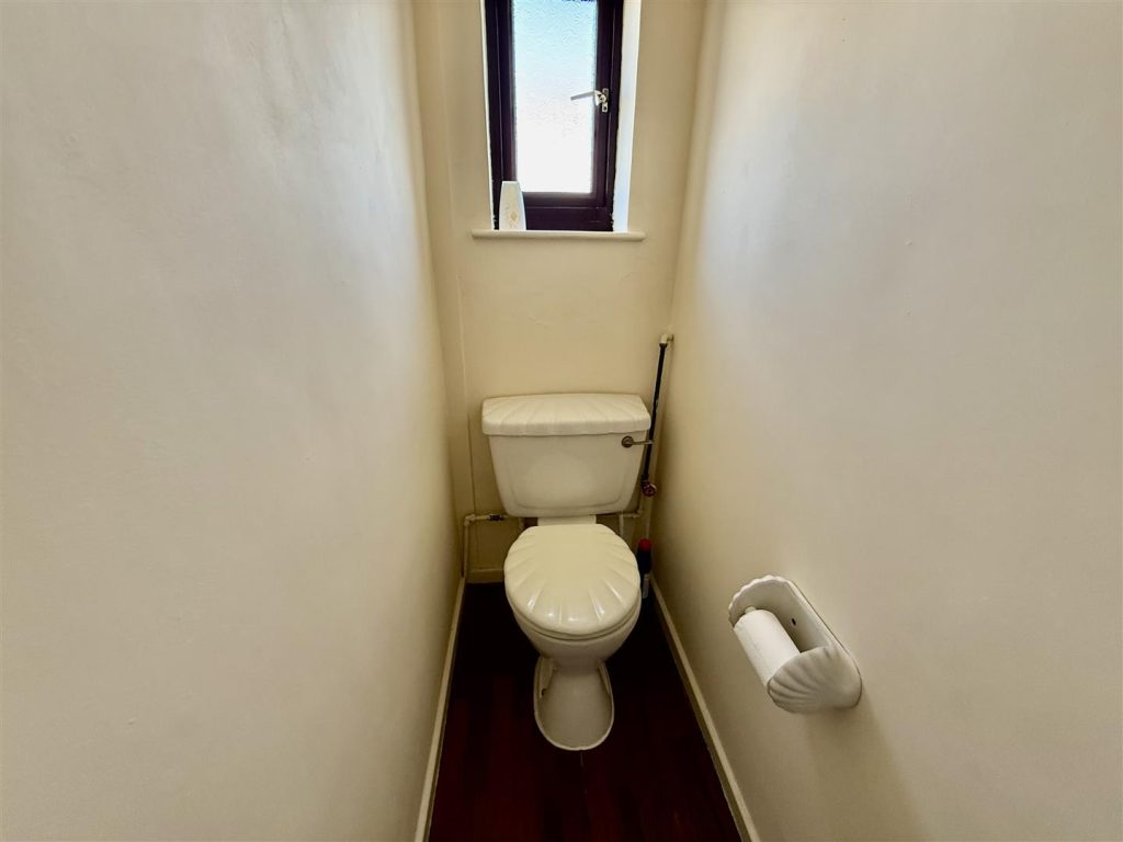SEPARATE WC