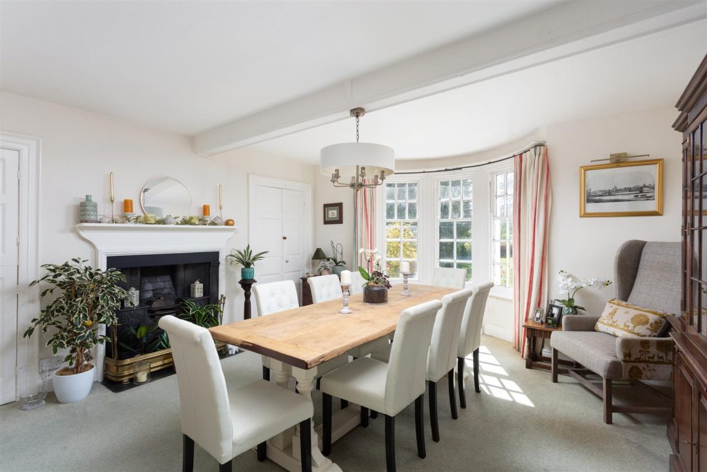 Dining Room.jpg
