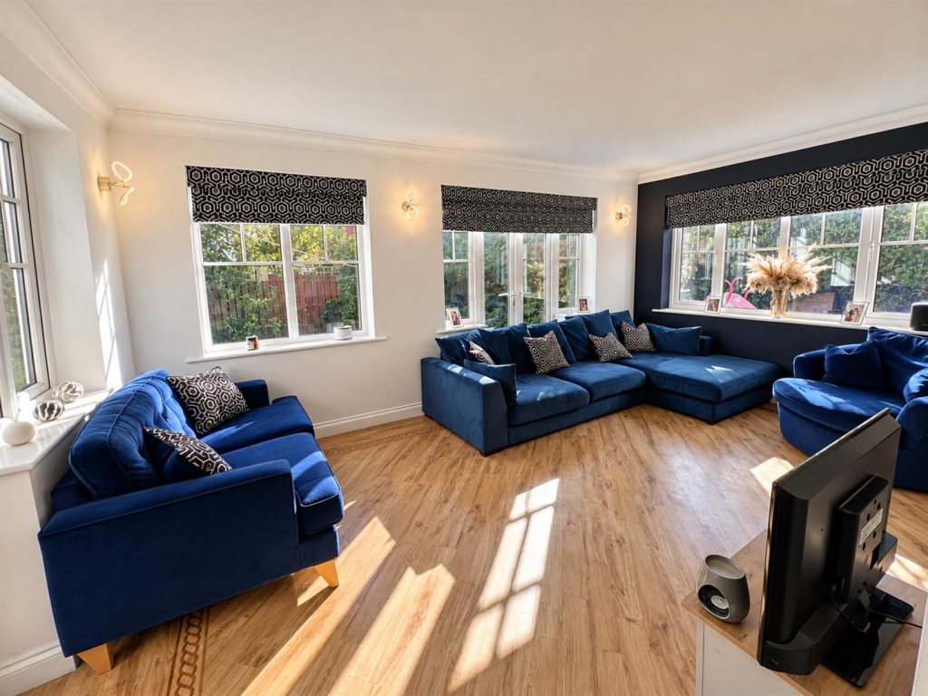 REAR RECEPTION ROOM