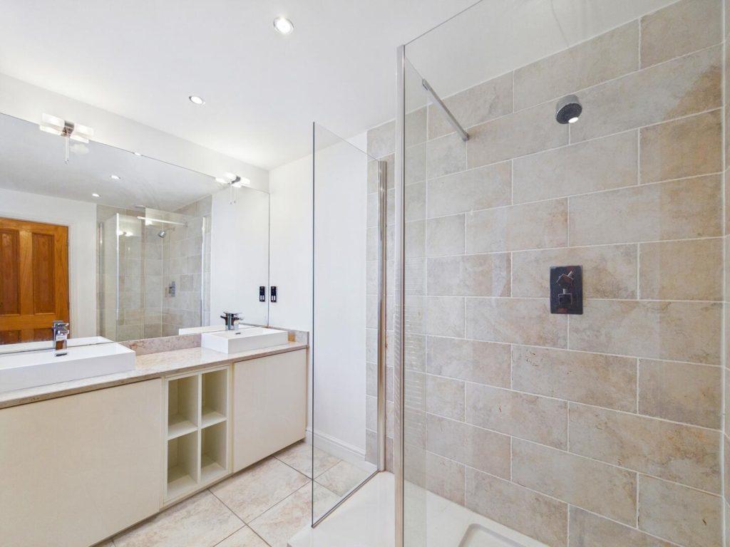 Ensuite