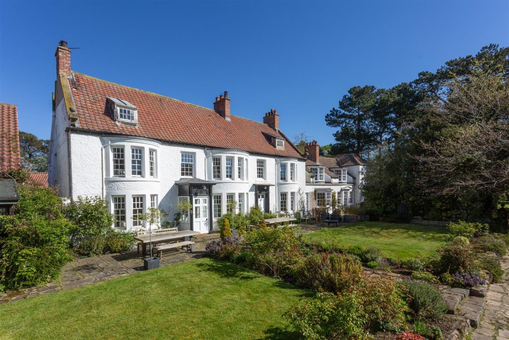 Busby House.jpg